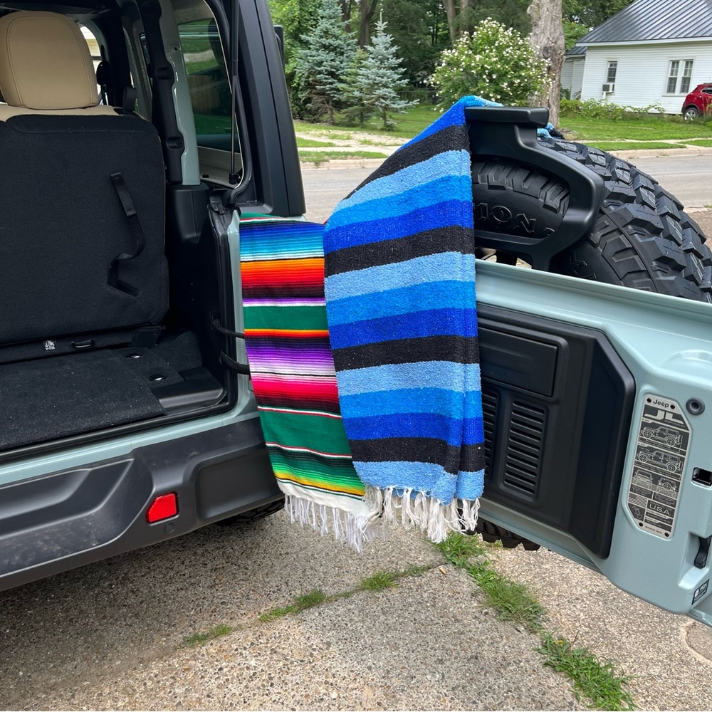 Green sarape blanket - Picture 4 of 5